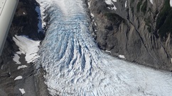 Picture-glacier-moving